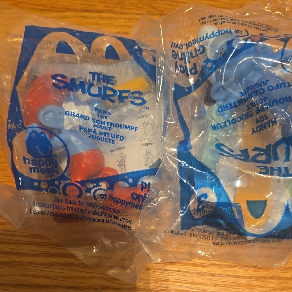 Vibrant Blue Smurfs Party Favors in Clear Bags